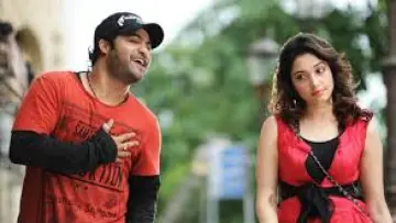 Zasłona do filmu "ఊసరవెల్లి" #819635
