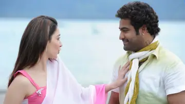 Zasłona do filmu "ఊసరవెల్లి" #819636
