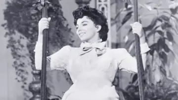 Zasłona do filmu "The Girl in the Red Velvet Swing" #1872109