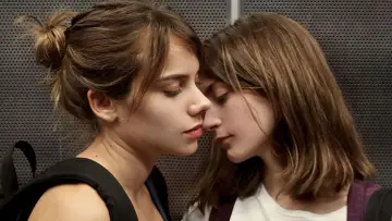 Zasłona do filmu "Joven y alocada" #346881