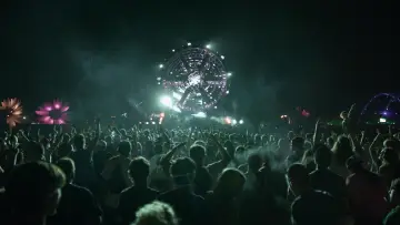 Zasłona do filmu "Rycerz pucharów" #900361