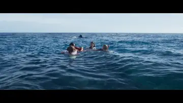 Zasłona do filmu "Coś w wodzie" #453755