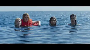 Zasłona do filmu "Coś w wodzie" #453756