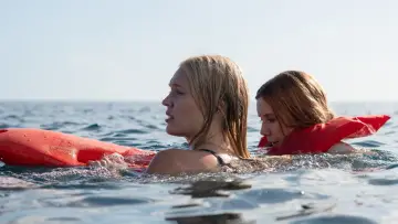 Zasłona do filmu "Coś w wodzie" #453775
