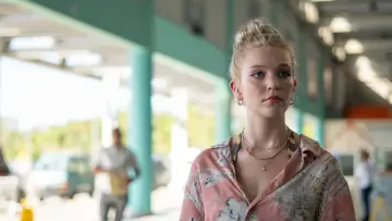 Zasłona do filmu "Coś w wodzie" #453784