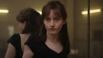 Zasłona do filmu "Mieszkanie 7A" #641680