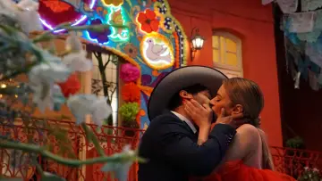 Zasłona do filmu "Juntos pero no revueltos" #440887