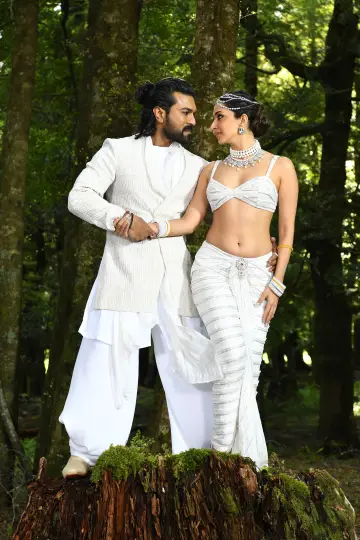 Plakat do filmu "గేమ్‌ ఛేంజర్‌" #893852