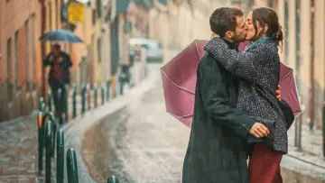 Zasłona do filmu "Miłość od pierwszego pocałunku" #360034