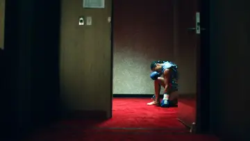 Zasłona do filmu "Na pięści" #348122