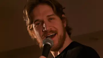 Zasłona do filmu "Bo Burnham: Inside" #1805353