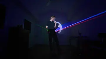 Zasłona do filmu "Bo Burnham: Inside" #1805358