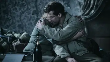 Zasłona do filmu "Lee. Na własne oczy" #612577
