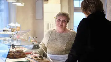 Zasłona do filmu "Dziewczyna o złotych dłoniach" #1788505
