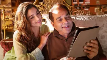 Zasłona do filmu "रॉकी और रानी की प्रेम कहानी" #380599
