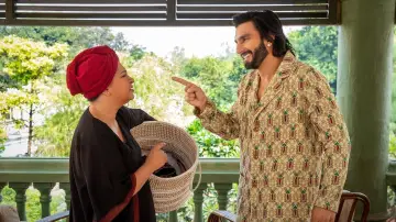 Zasłona do filmu "रॉकी और रानी की प्रेम कहानी" #380603