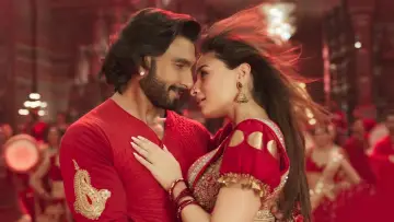 Zasłona do filmu "रॉकी और रानी की प्रेम कहानी" #380605