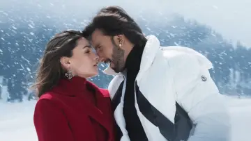 Zasłona do filmu "रॉकी और रानी की प्रेम कहानी" #380606