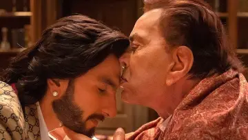 Zasłona do filmu "रॉकी और रानी की प्रेम कहानी" #380610