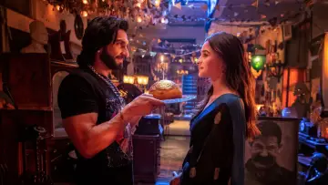 Zasłona do filmu "रॉकी और रानी की प्रेम कहानी" #764188