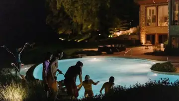 Zasłona do filmu "Pools" #638620