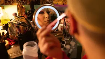 Zasłona do filmu "Trzy noce w tygodniu" #445820