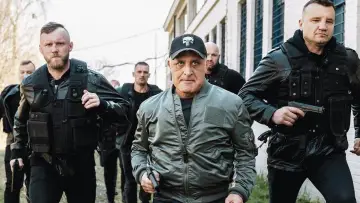 Zasłona do filmu "Pitbull" #1033620