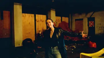 Zasłona do filmu "W blasku ekranu" #479317