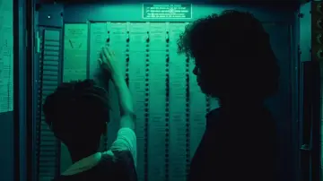 Zasłona do filmu "W blasku ekranu" #916075
