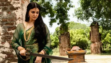 Zasłona do filmu "பொன்னியின் செல்வன்: பாகம் 2" #399199