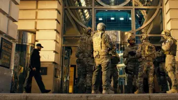 Zasłona do filmu "Pszczelarz" #365750
