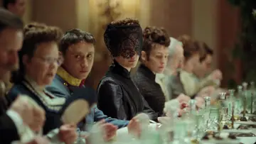 Zasłona do filmu "W gorsecie" #391231