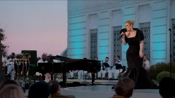 Zasłona do filmu "Adele One Night Only" #411178
