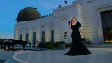 Zasłona do filmu "Adele One Night Only" #411182