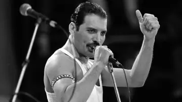 Zasłona do filmu "Freddie Mercury: The Final Act" #1640973