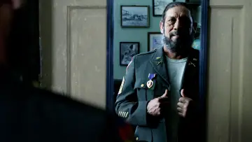 Zasłona do filmu "Bad Ass: Twardziel" #389669