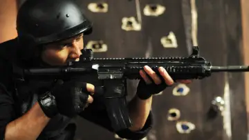 Zasłona do filmu "Raid" #217720