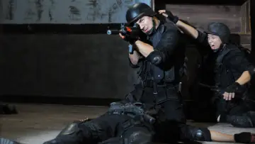 Zasłona do filmu "Raid" #676027