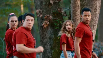 Zasłona do filmu "Obozowa kryjówka" #370277