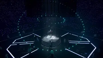 Zasłona do filmu "아이유 2019 투어 콘서트 <러브, 포엠> 인 서울" #461001