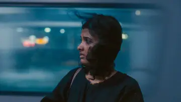 Zasłona do filmu "Wszystkie odcienie światła" #616343