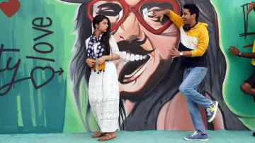 Zasłona do filmu "స్టాండప్ రాహుల్" #969177