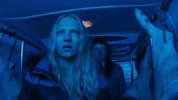 Zasłona do filmu "Czarna dziura" #802995