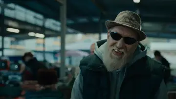 Zasłona do filmu "Czarna dziura" #803008