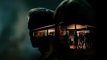 Zasłona do filmu "Kto ich zaprosił" #371908