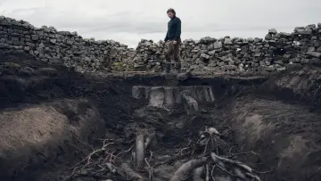 Zasłona do filmu "Ziemia przeklętych. Starve Acre" #684779