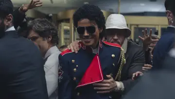 Zasłona do filmu "Michael" #796957