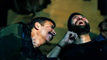 Zasłona do filmu "बड़े मियाँ छोटे मियाँ" #416073