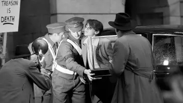 Zasłona do filmu "LOLA" #195683