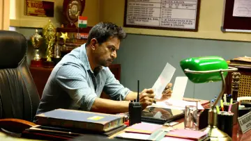 Zasłona do filmu "தீயவர் குலைகள் நடுங்க" #785700